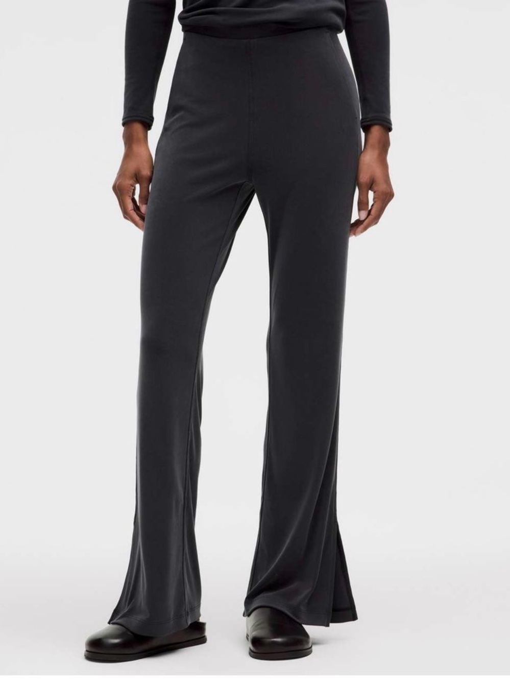 lululemon athletica Drapey Softstreme Flared Pant XS Black